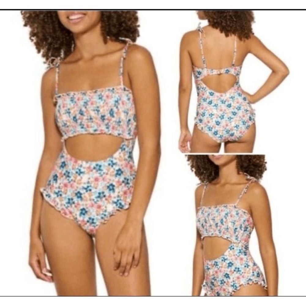 TRUE CRAFT Medium floral NWT Cut Out One Piece Smocked Swimsuit white ruffles